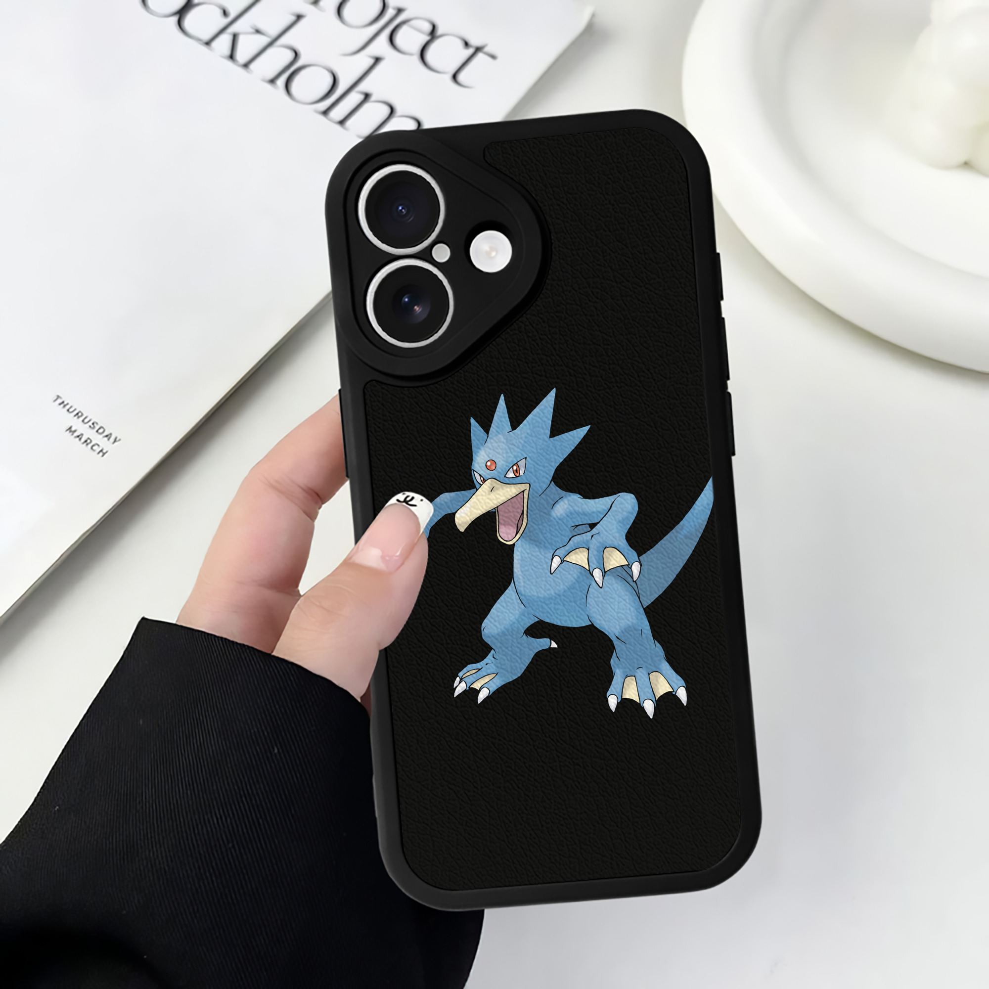 （画像用） ポケットモンスター Pokémon 【iPhone 16シリーズ対応】シリコンスマホケース（レザー調） 材質：シリコン